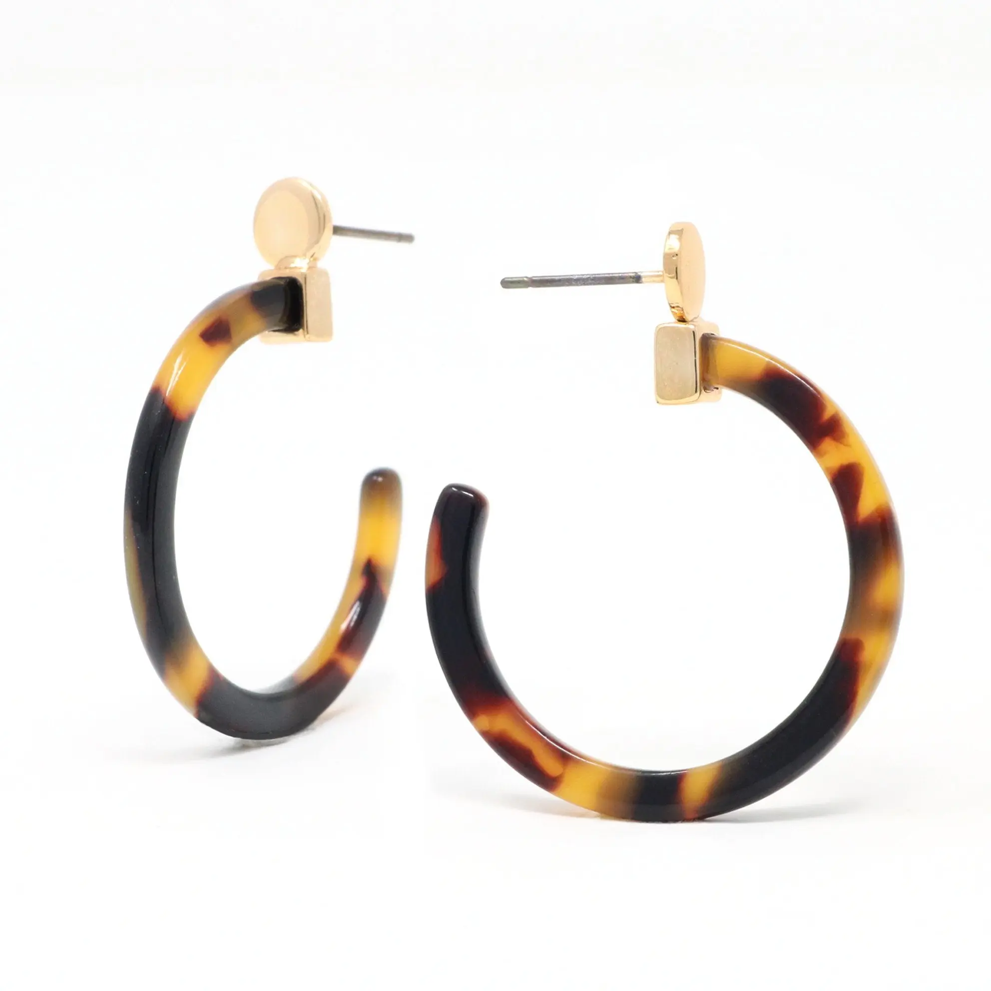 Tortoise Resin Hoop Earrings - Elegant Design with Smooth Finish, Ideal for Everyday Wear
