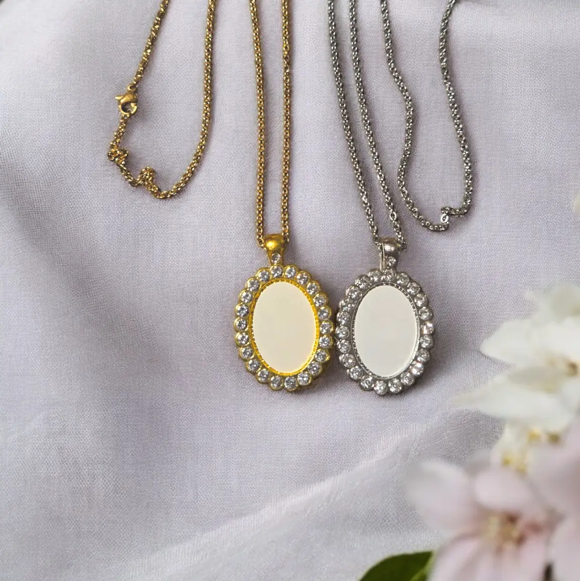 Oval Custom Photo Necklace - Personalized Jewelry for Women