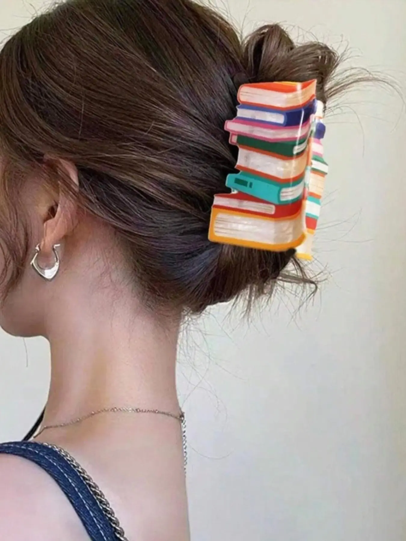 Ladies' colorful book hair claws, fun cartoon themed campus hair accessories, gifts for school and graduation seasons, Teacher's Day gifts, entrance gifts, fashionable campus inspired hair claws, daily leisure hair accessories