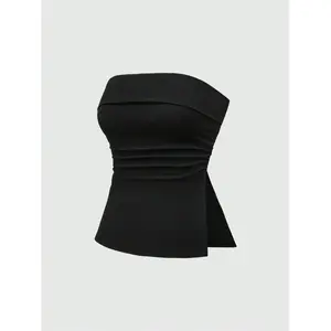 Elegant and particularly sexy beautiful lady, strapless shoulder vestRAIMENTRY