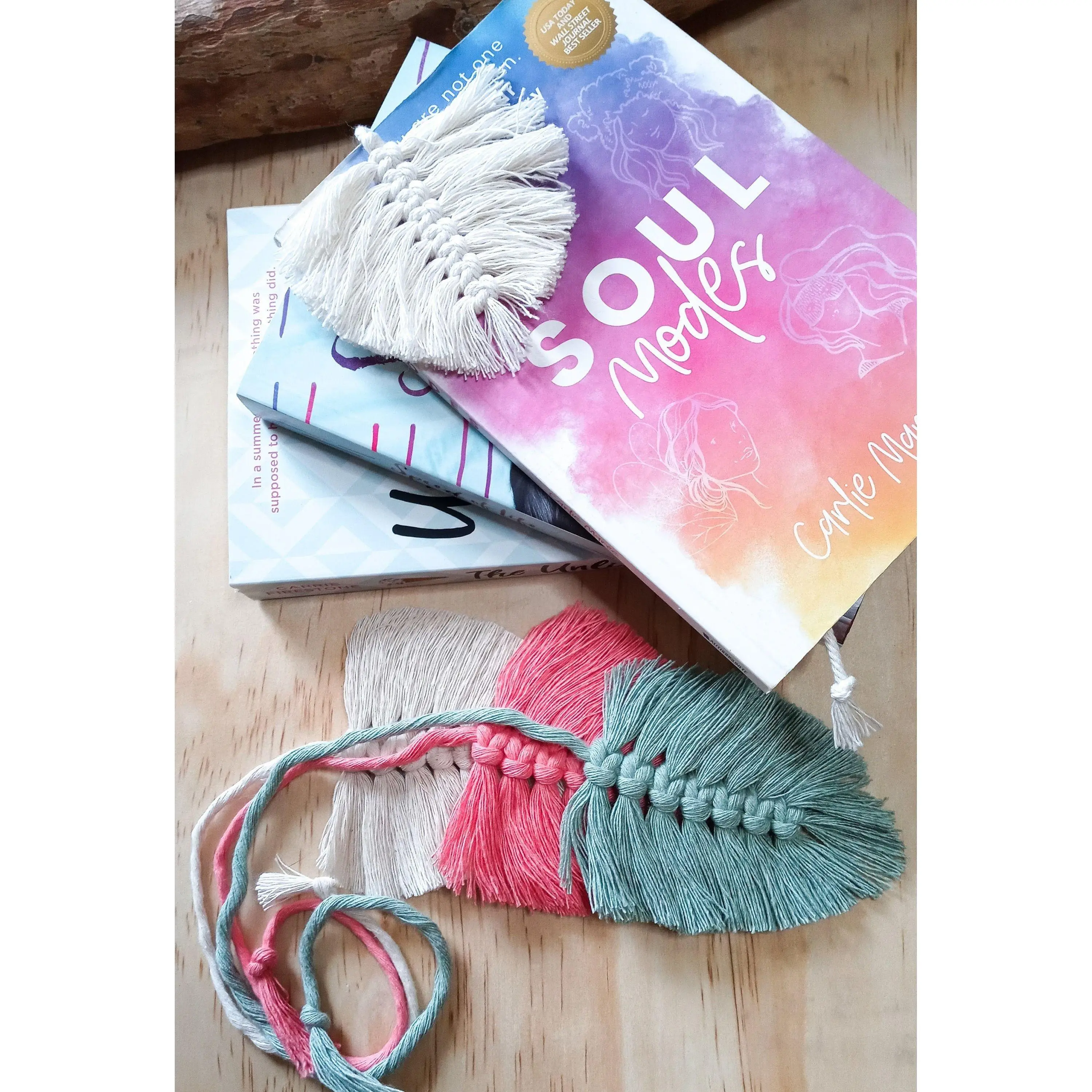 Macrame Feather Bookmark, Feather Bookmark, Bookworm, Book Lovers Gift