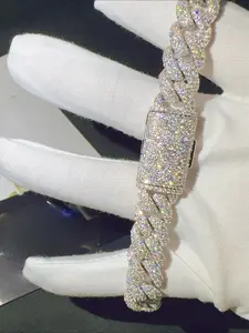 15mm High-end ice crystal Cuban chain, iced-out full diamond VVS mozzarella hip-hop style mozzarella Miami Cuban chain bracelet, hip-hop Miami Cuban chain men's plain chain, Valentine's Day gift, gift for relatives and friends.