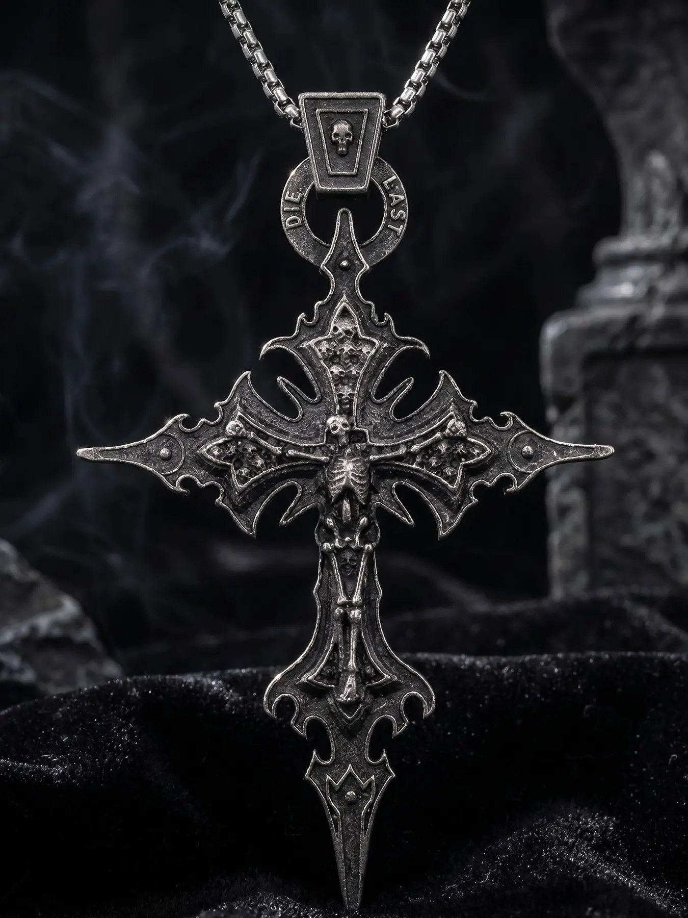 Vintage Gothic Skull Cross Pendant Necklace, Gothic Stainless Steel, unisex, Halloween party role-playing accessory, punk rock gift, Gothic Mystery Jewelry, Dark Religious Manifesto Jewelry, suitable for Christian, birthday and other occasions