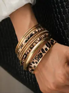 ZYNE Women's Leopard Print Bangle Bracelet Set, Simple & Stylish Design, Perfect Gift for Friends & Family, Ideal for Parties & Daily Wear