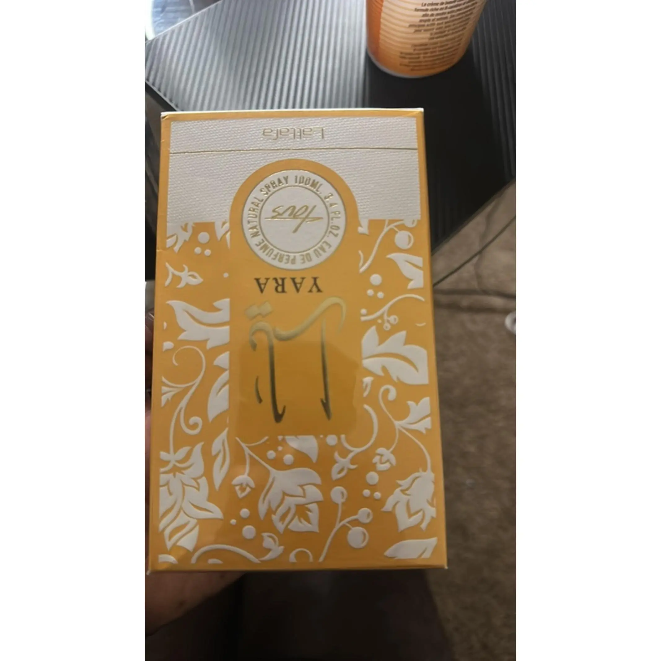 YARA Brand Floral Design Box with Elegant Patterns and Subtle Color Scheme