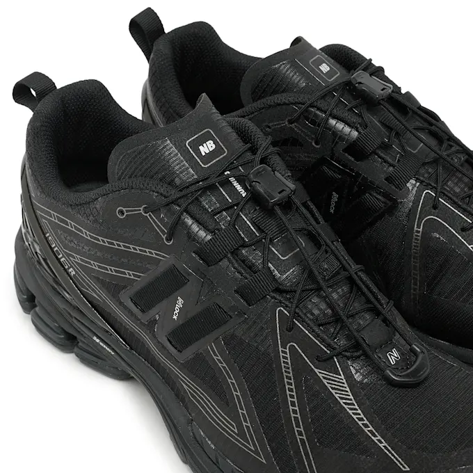 New Balance 1906R Triple Black U1906RJB Men's Fashion Sneaker New