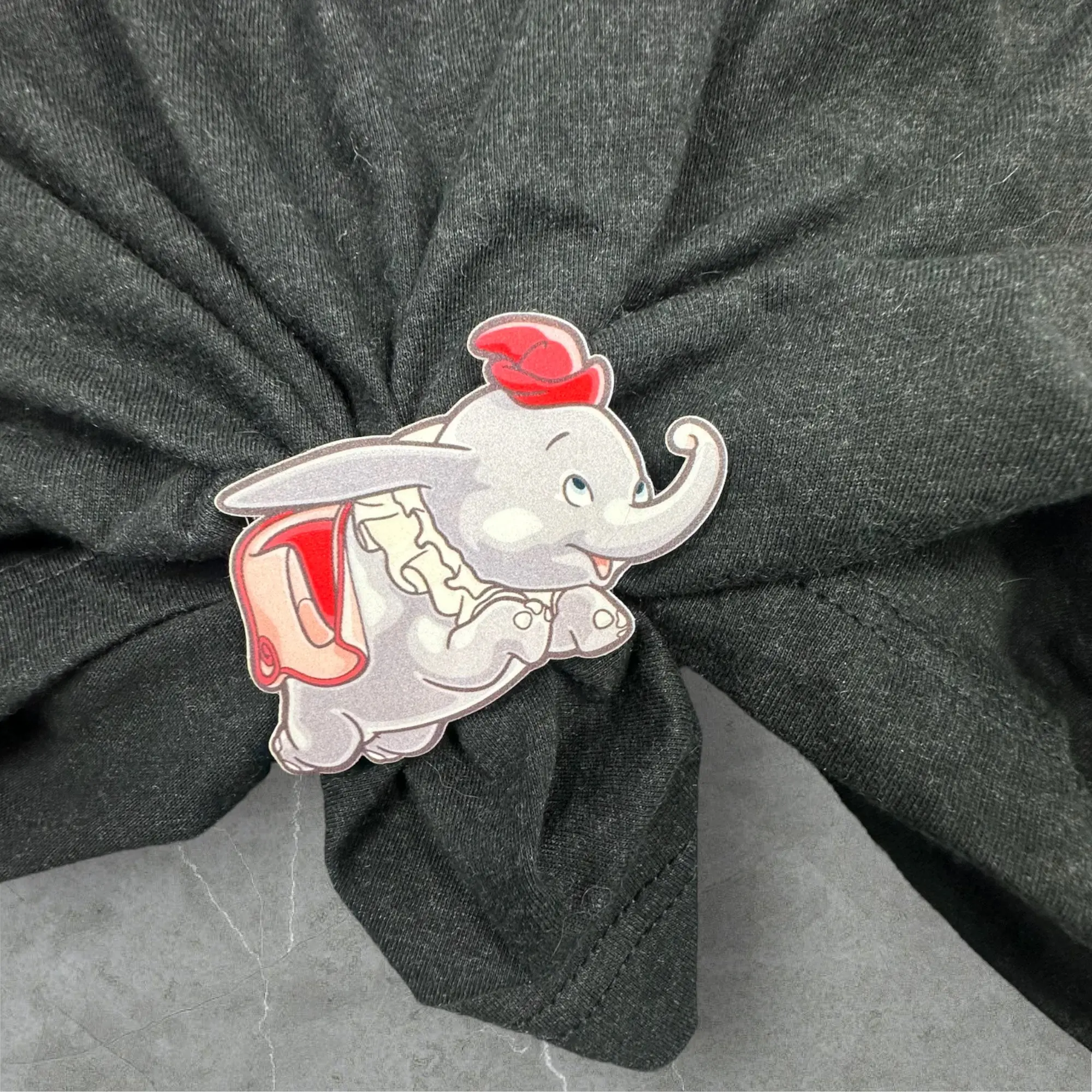 Flying elephant Cinch Clip for shirt and tee