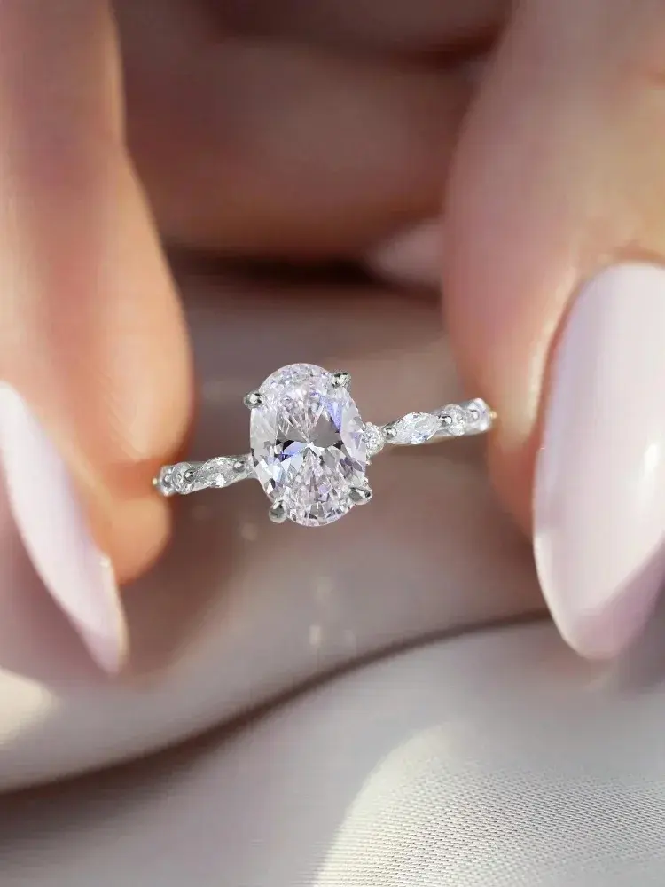 925 Sterling Silver Oval-Cut Pavé Ring for Women, Elegant & Unique Zircon Costume Jewelry, Lightweight for Everyday Fashion, Unique Rings 925