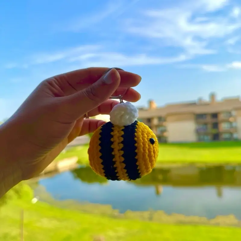 Handmade Crochet Bee Keyring, Cute Animal Decor for Keys, Bags, Backpacks