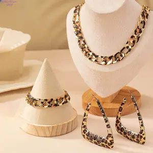 Women’s Trendy Geometric Triangle Jewelry Set, Vintage Minimalist Dainty Necklace Bracelet & Stud Earrings, Versatile All‑Match Accessories for Daily Wear, Parties & Casual Street‑Style Outfits