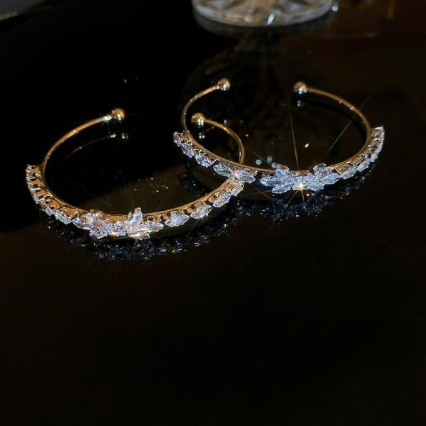 ANDKISS Wheat Ear & Butterfly Crystal Zircon Bangle as an Open Cuff Silver Bracelet. A Light Luxury, Niche, and Exquisite Piece of Jewelry. Perfect for Birthday, Graduation, or a Gift for Your Best Friend. Versatile, Elegant, and Instagram Worthy. ANDKISS Wheat Ear & Butterfly Crystal Zircon Bangle as an Open Cuff Silver Bracelet. A Light Luxury, Niche, and Exquisite Piece of Jewelry. Perfect for Birthday, Graduation, or a Gift for Your Best Friend. Versatile, Elegant, and Instagram Worthy.