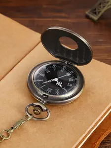 Handcrafted Bronze Retro Timepiece – Ornate Thick Chain, Baroque Floral Accents, and Roman Numeral Black Face, Analog Watch