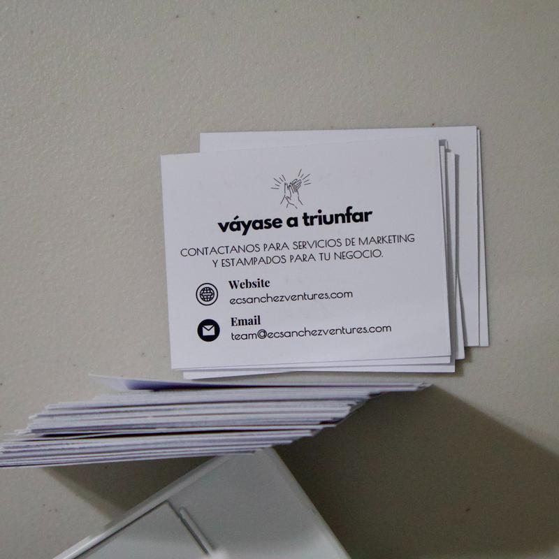 Spicy Flash Cards - 50 Real-Life English Phrases for US Living Students & Professionals - Includes QR Code for Video Instructions - Thick Glossy Cardstock - Perfect for Confidence Boost & Quick English