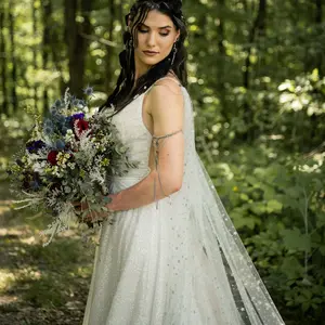 Silver Viking Wedding Cape Veil, Draped Silver Star Bridal Cloak, Sparkly White Cathedral Length Wrap with Infinity Knot Brooch, Scandinavian Bride