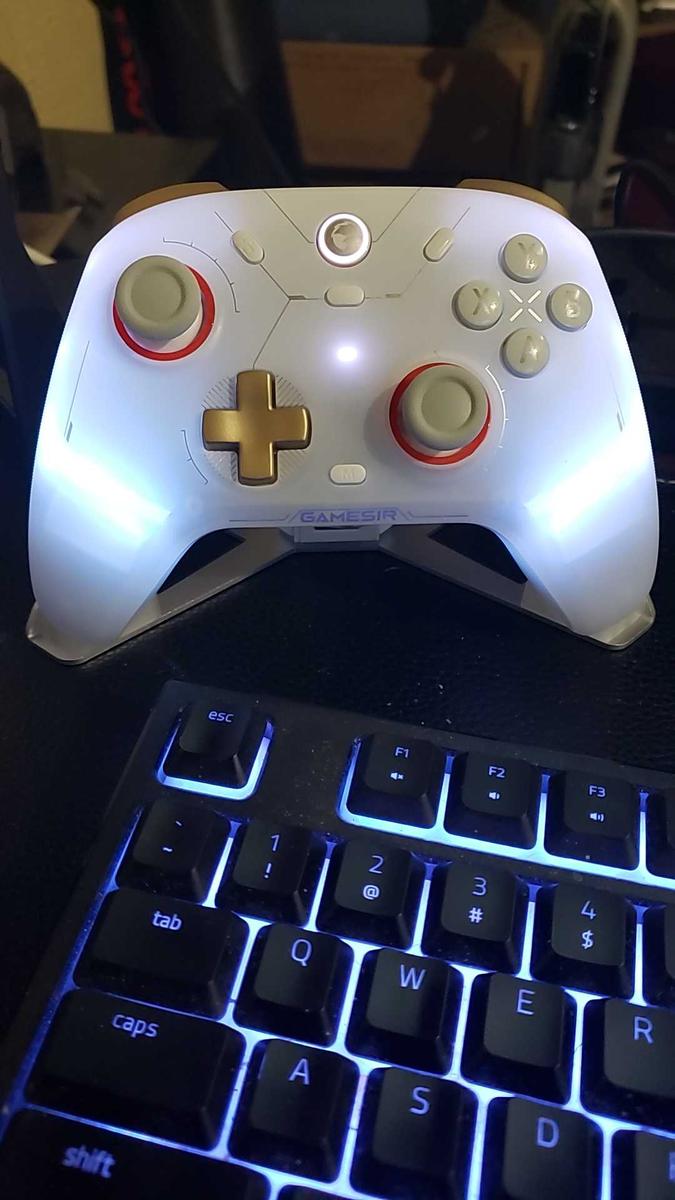 Item: Phantom White Bundle Edition