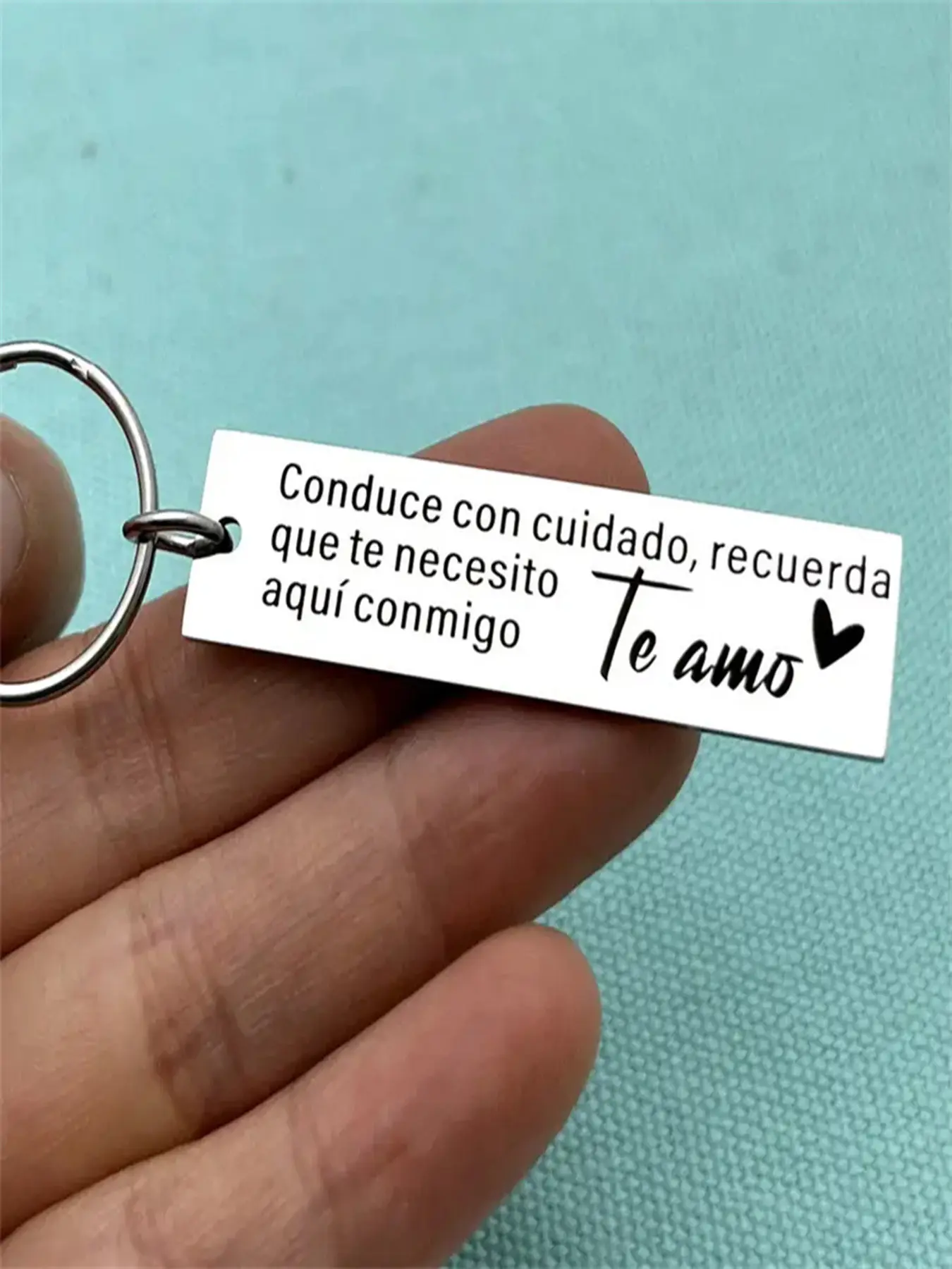 1 pc Engraved Stainless Steel Keychain, Perfect Gift for Boyfriend & Girlfriend, Inspirational Accessory for Birthdays & Anniversaries, Limited Edition Accessory, Keyrings