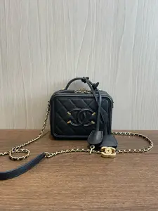 Pre-owned CHANEL leather Crossbody Bags Small Vanity Case With Top Handle Black Caviar Gold Hardware【BF 12Z】