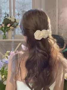 Charming Camellia Flower Hair Clip, French Chic Floral Spring Clip, Boho Half-Up Hairstyle Accessory, Cute All-Season Hair Decor