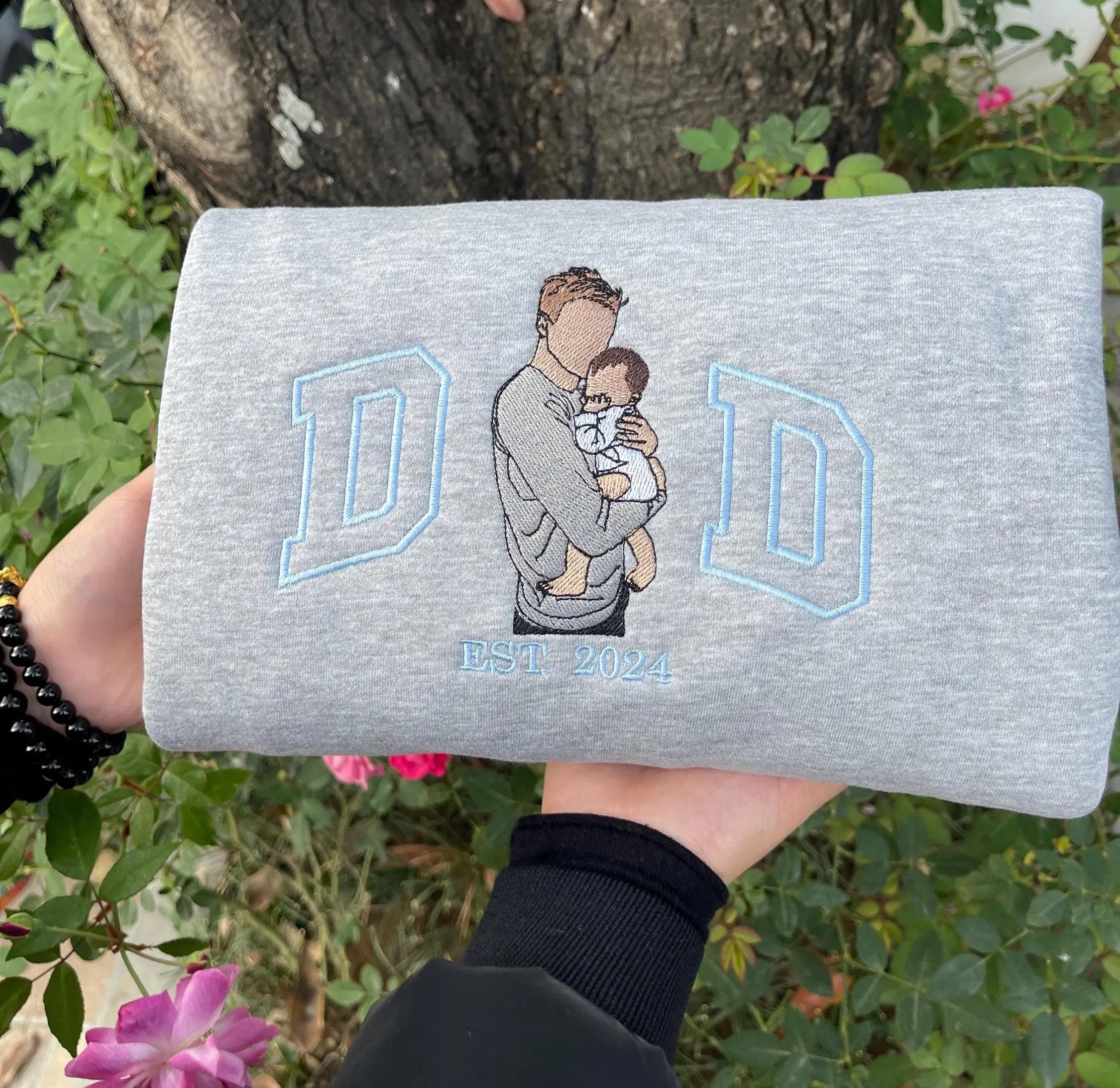 Custom Dad Embroidered Sweatshirt – Personalized Father & Baby Graphic Crewneck