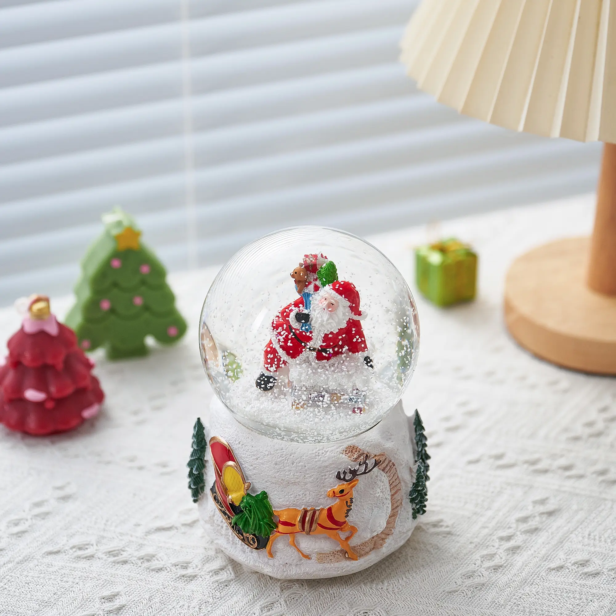 Christmas Music Box Snowball Gift, Musical Rotating Santa Claus, Perfect for Girls Wife Girlfriend Daughter Son Granddaughter Christmas Present