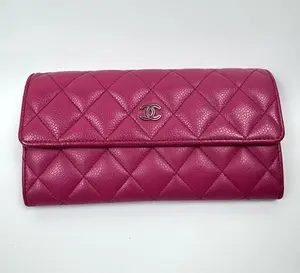 Pre-owned CHANEL leather Clutches & Wristlets Quilted Flap Wallet