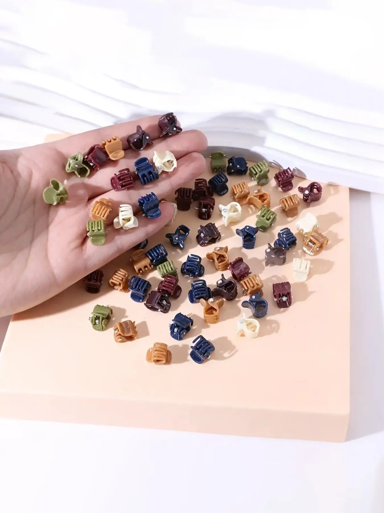 Mini Hair Claw Clips, Cute Fashion Hair Accessories, Fun Hair Clips, Claw Clips Bulk, 100 Pieces Per Pack, Multicolor Options, Ideal for Braids, All Seasons, Alligator Hair Clips