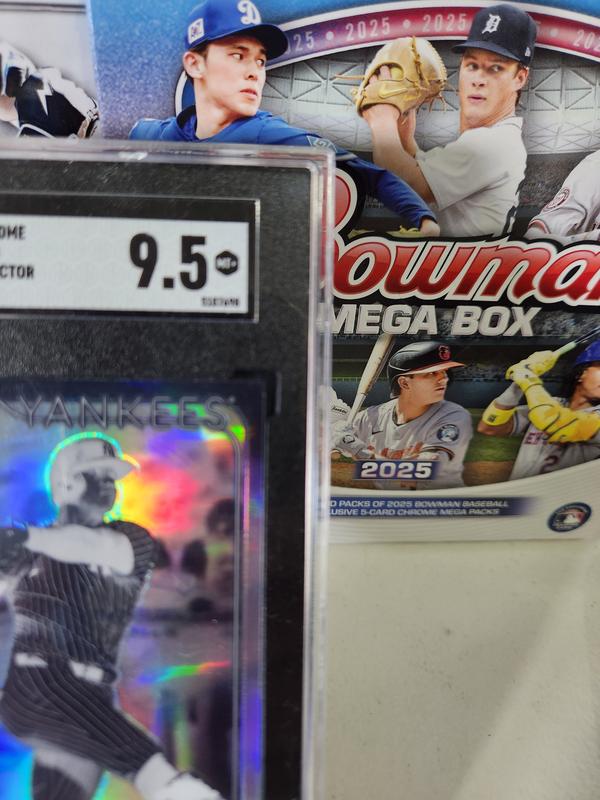 Topps Chrome 2024 Juan Soto Negative Refractor #150 9.5 Graded Baseball Card