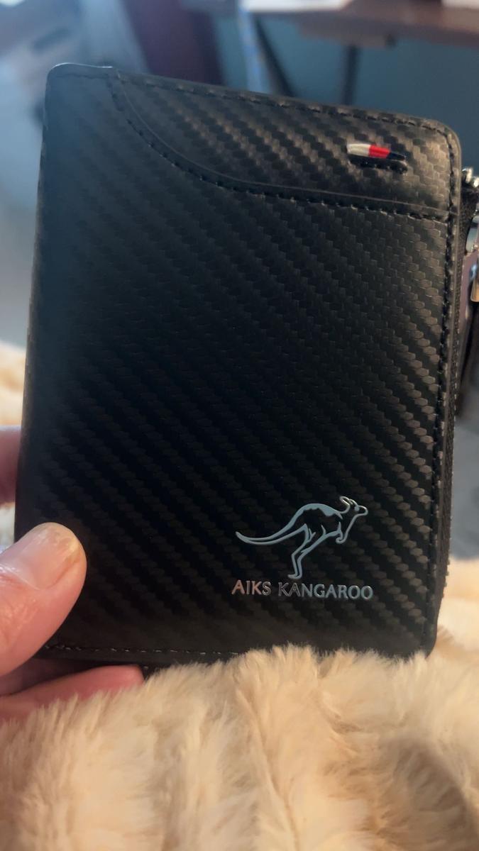 Item: Carbon Fiber Black