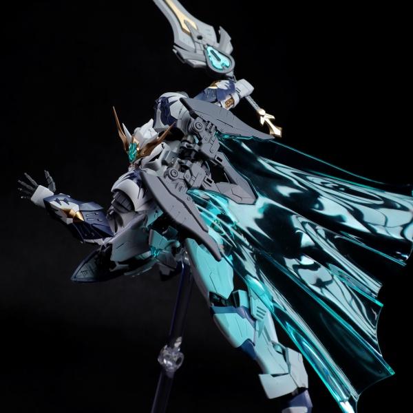 Funtasy Planet SNAA 1/144 Mecha Model Kit - Tristan Knights of the Round Table - Articulated Action Figure Building Kit, Golden Celtic War Patterns & Hidden Covenant Sword, Gift for Adults & Teens