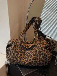 A retro casual leopard print, Fashionable patterned tote bag with a loose lazy design, Leopard Pocket, lightweight large capacity shoulder bag that can accommodate files, suitable for short trips and daily commuting