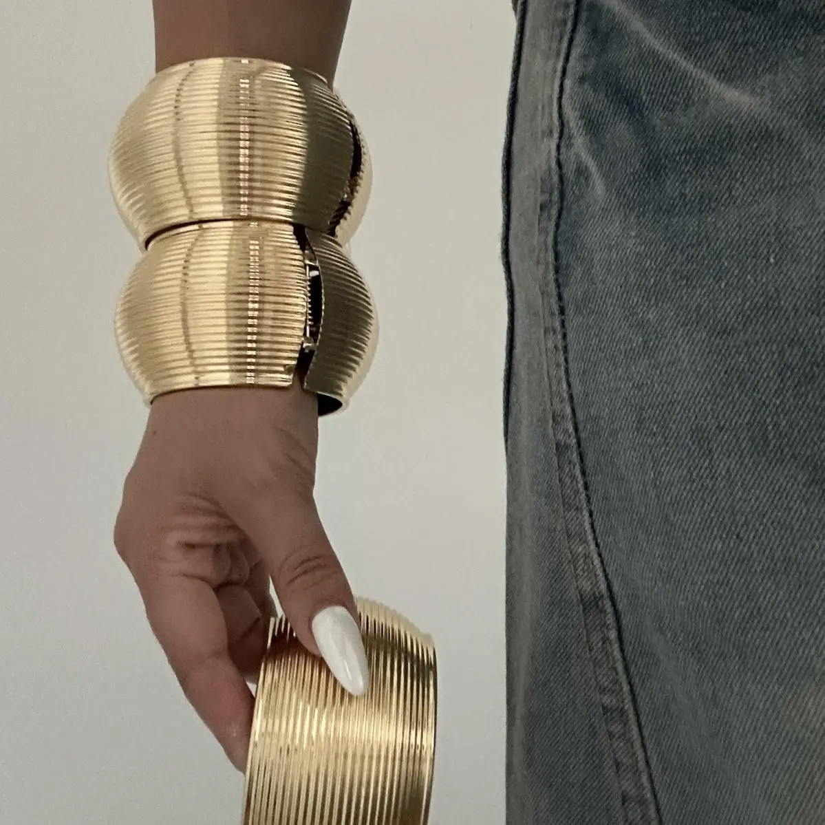 Gold Color Exaggerated Punk Wide Chunky Wide Bangle Vintage Minimalist Thick Charm Massive Bracelet Fashion Show Jewelry