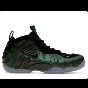 Nike Air Foamposite Pro Pine Green 2025 Men's High-Top Basketball Shoes with Iconic Foamposite Sole