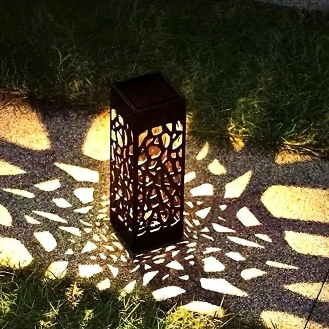 4pcs Solar Lights Garden  Floor Light With Special Reflector Design, Waterproof Warm White Solar Garden Light For Outdoors, Garden, Patio, Lawn, Yard, Walkway Patio Decoration