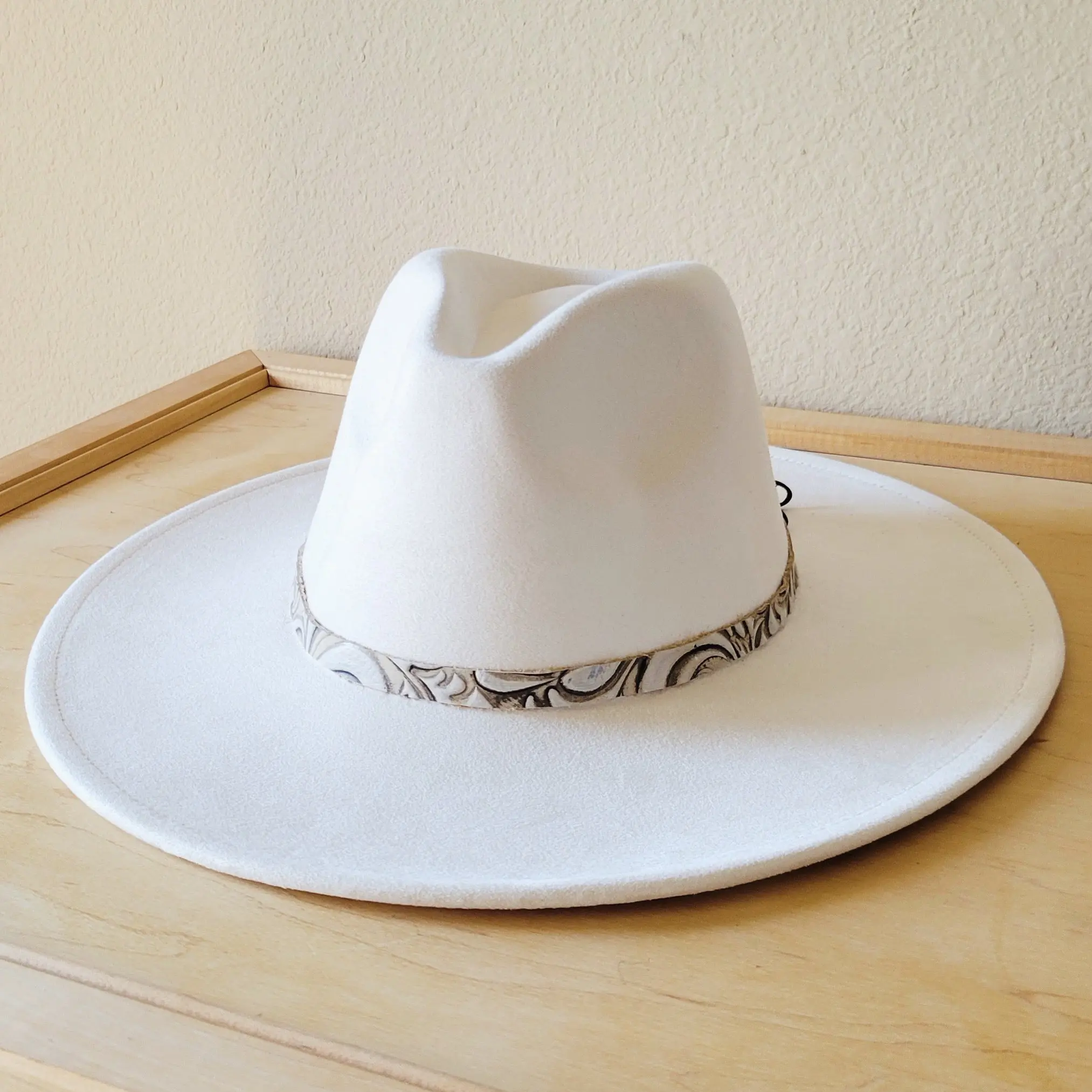Sandy White Floral Embossed Leather Hat Band Only 951cc
