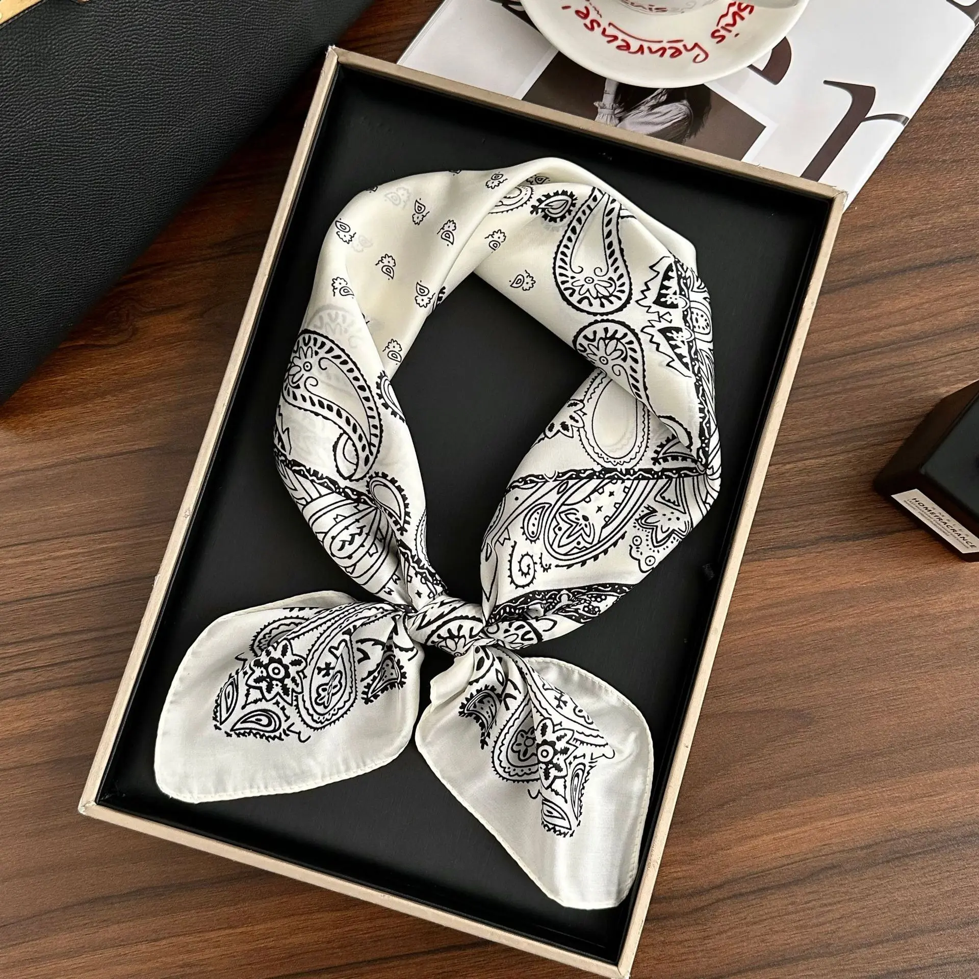 Black Big Cashew Flower