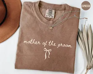 Mother Of The Groom Shirt, Comfort Colors Mom of Groom T Shirt, Coquette Bow Getting Ready Bridal Party Graphic Tees, Minimalist Wedding Party Shirt