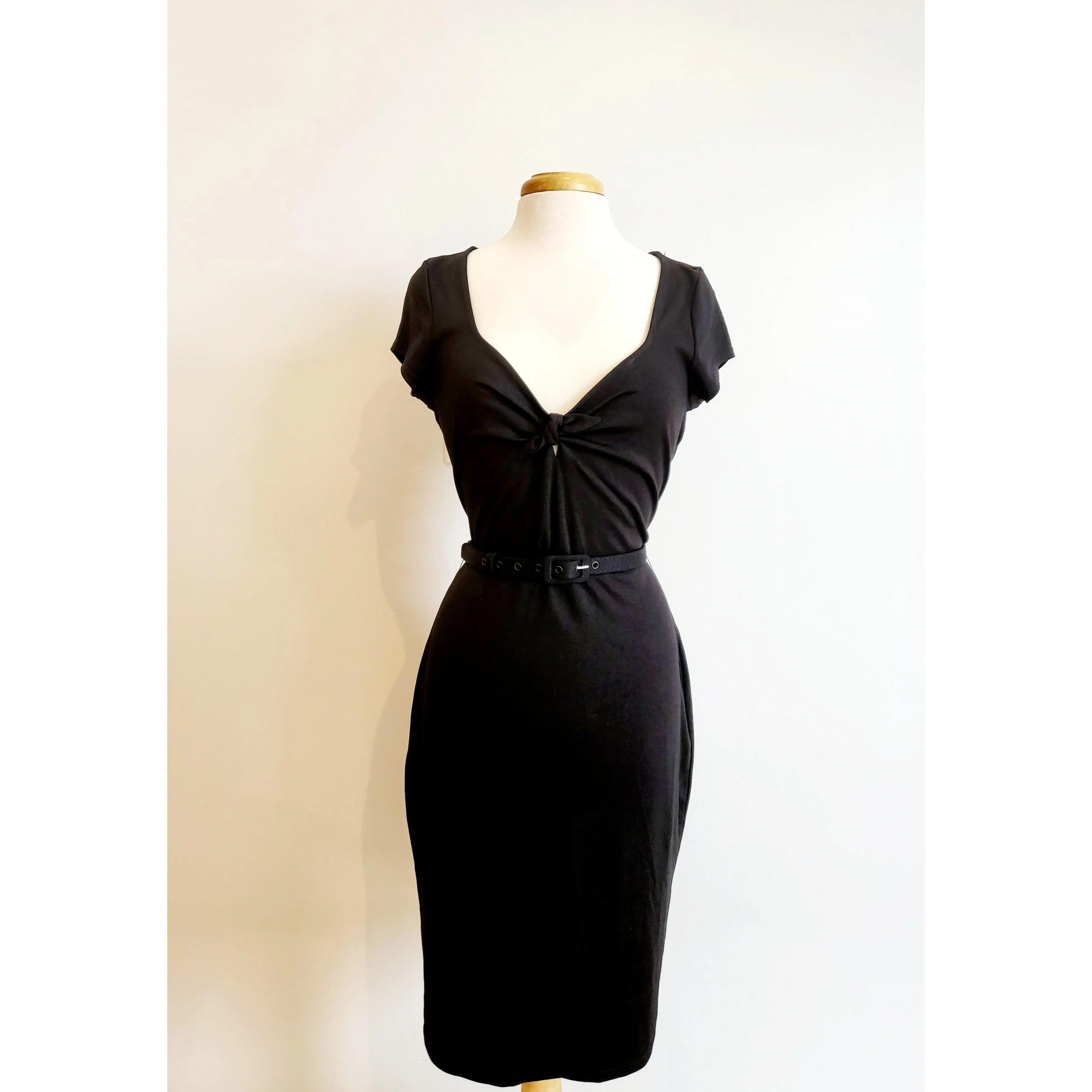 Diane Sweetheart Neckline Pencil Wiggle Dress-Black
