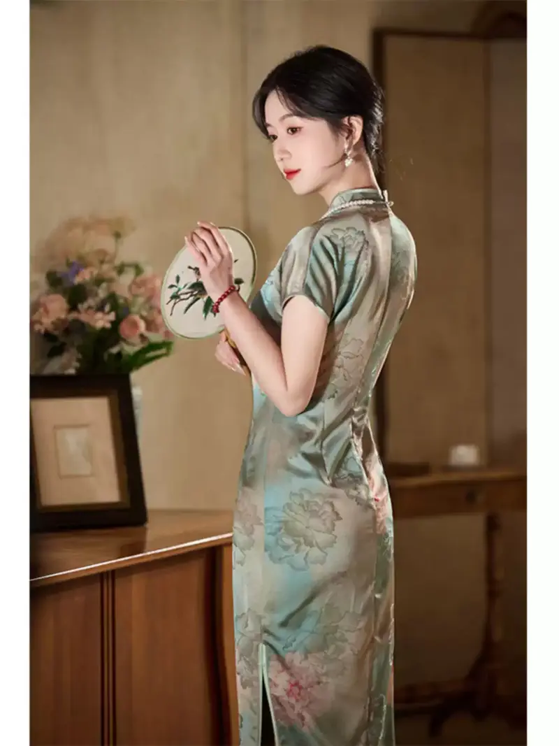 green emerald velvet dress Black Lace Cheongsam Dress with Sheer Panel – Elegant High Collar Cheongsam Dress with Slits Plus Size Size 4 / Black