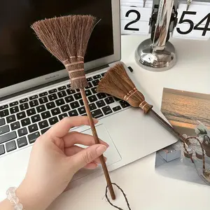 1PC Broom Desktop Mini Compact Portable Broom Keyboard Cleaning Artifact Brown Hair Creative Pendant Gap Cleaning Brush
