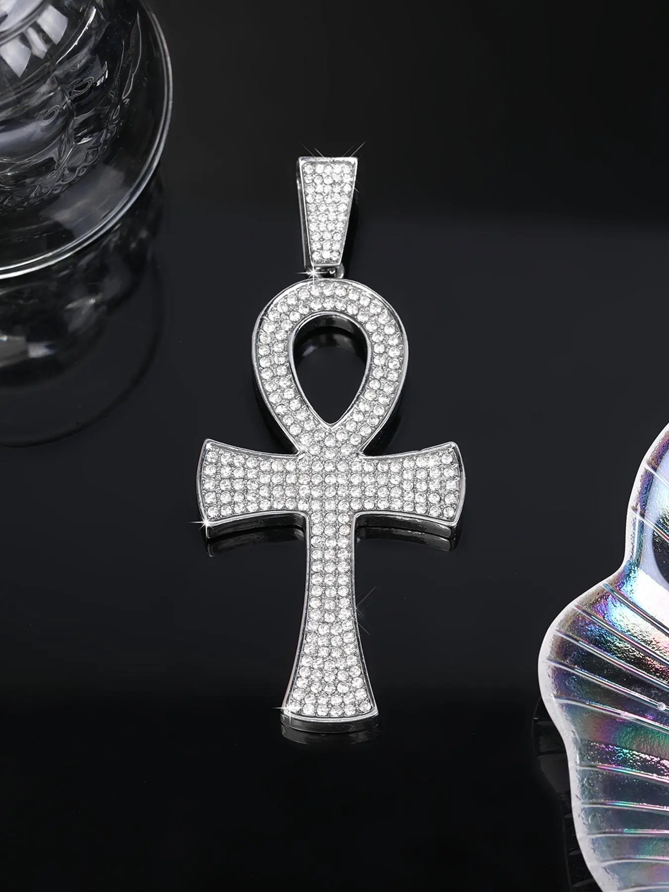 Hip Hop Simple Hollow Cross Pendant for Men and Women, Shine Bling Bling Religious Cross Pendant, Fashionable Faith Jewelry Accessories, Suitable for Daily Matching, Heart Cross Charm, Glitter Cross Pendant