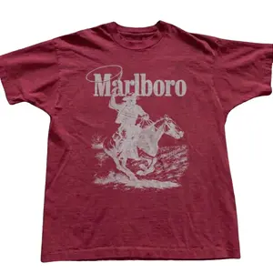 Gildan Men's and Women's T-shirt, Red Marlboro cowboy graphic T-shirt, Unisex T-shirt, Gift T-shirt, Y2k Unisex Graphic Tees Gothic Grunge Emo Scene Amity Affliction Style Clothes Menswear Womenswear Streetwear