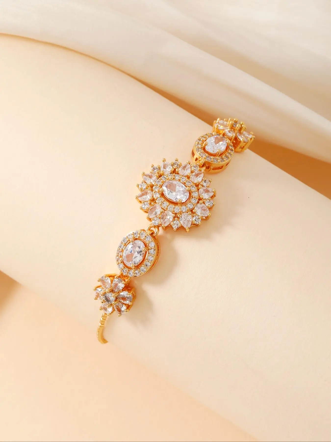 Fashionable Flower Design Bracelet, Fashion Jewelry for Party, Daily Clothing Decor, Trendy All-match & Exquisite Jewelry for Birthday Gift