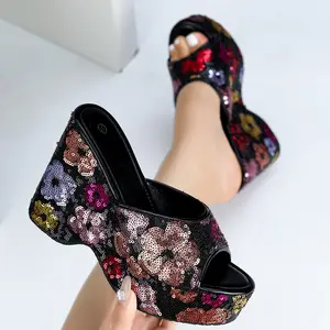 13cm thick sole versatile 2025 new high-heeled slippers for summer wear, anti slip and height increasing fashionable hot item, sponge cake one line mop