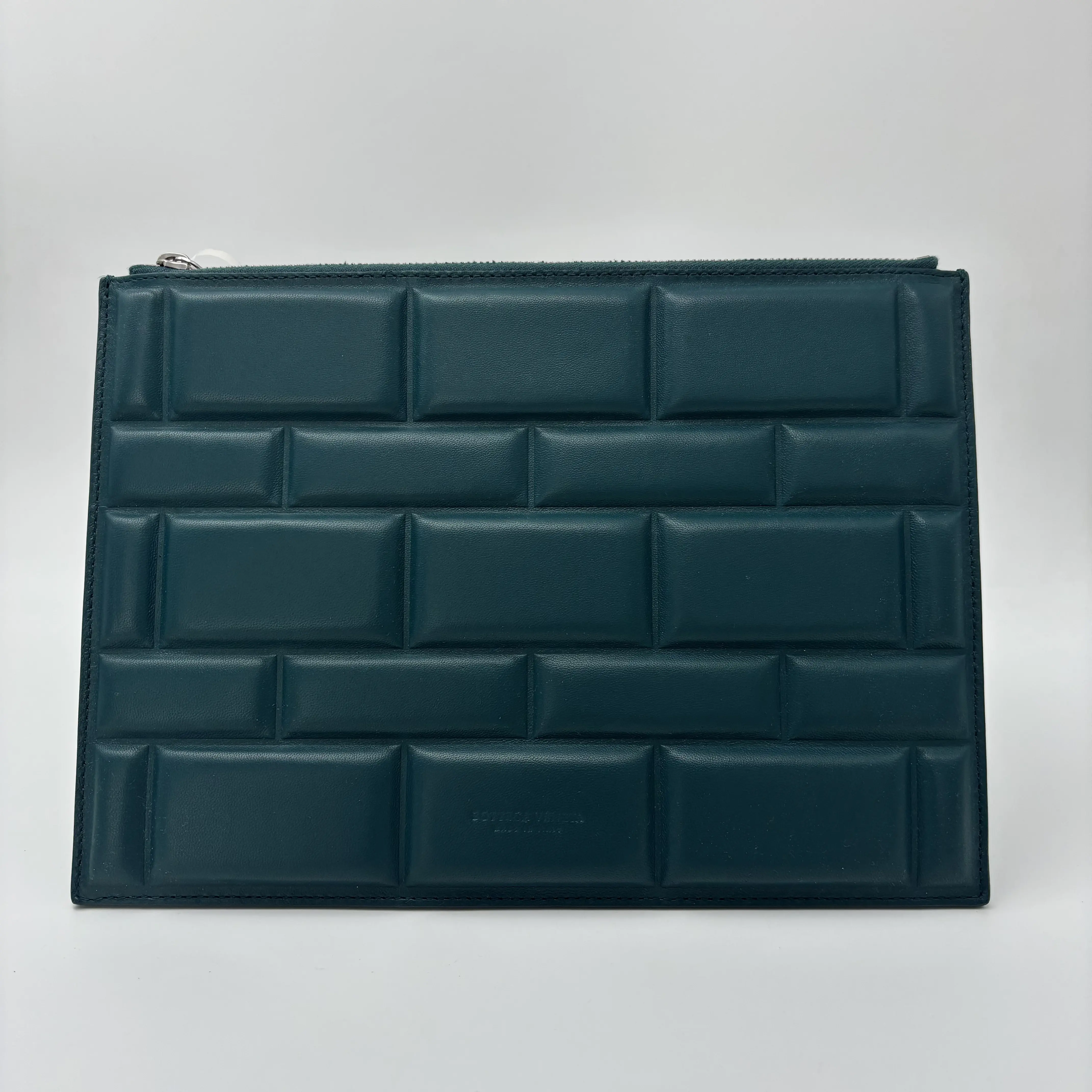 Pre-owned BOTTEGA VENETA Brick Embossed Wristlet Clutch
