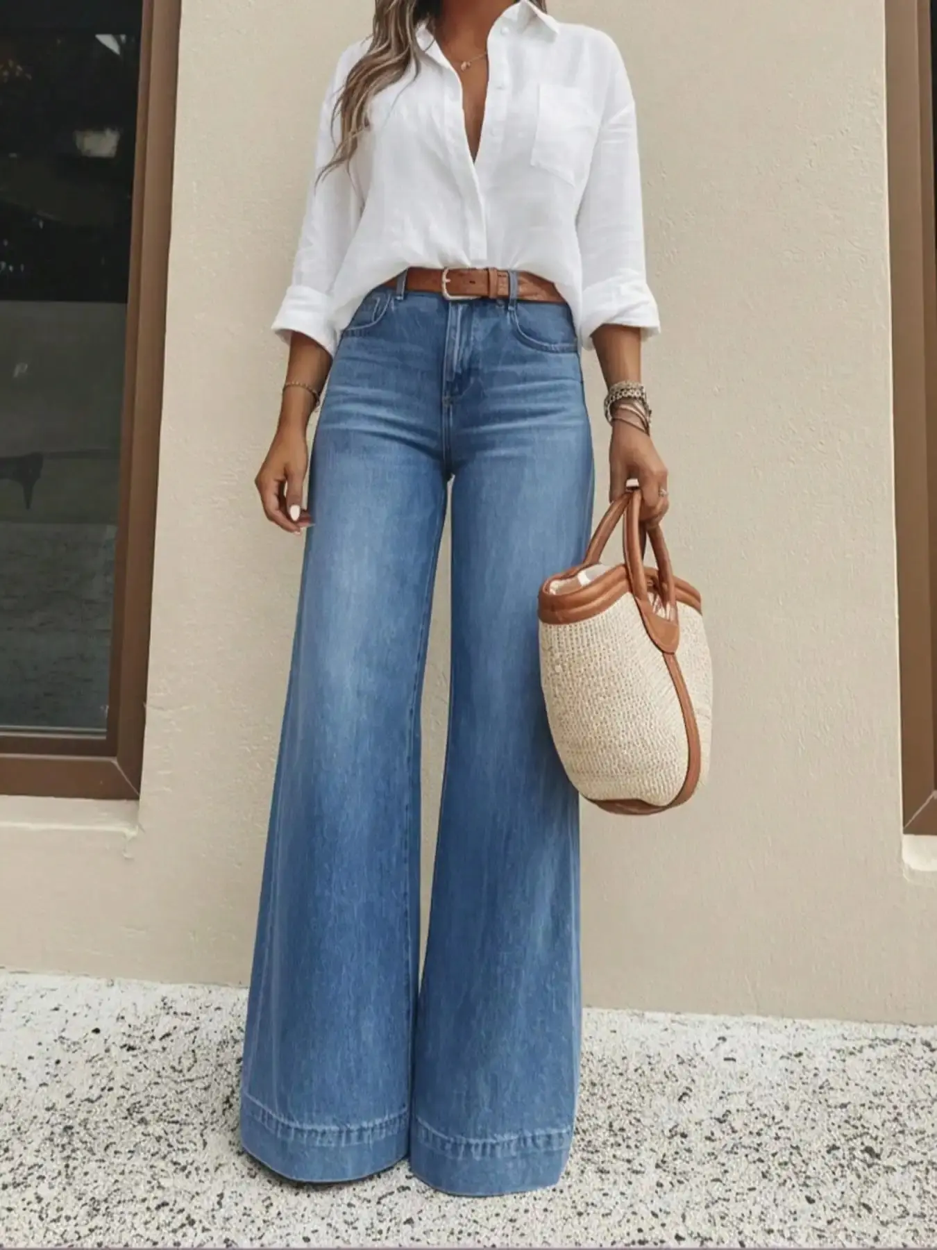 Women's High-Waist Light Blue High-Rise Wide-Leg Bell-Bottom Jeans - Retro Washed Lightweight Flared Denim Trousers, Belt-Compatible, Minimalist Fabric Design, Everyday Wear, Pairable with Sweaters & Linen for Easy Matching