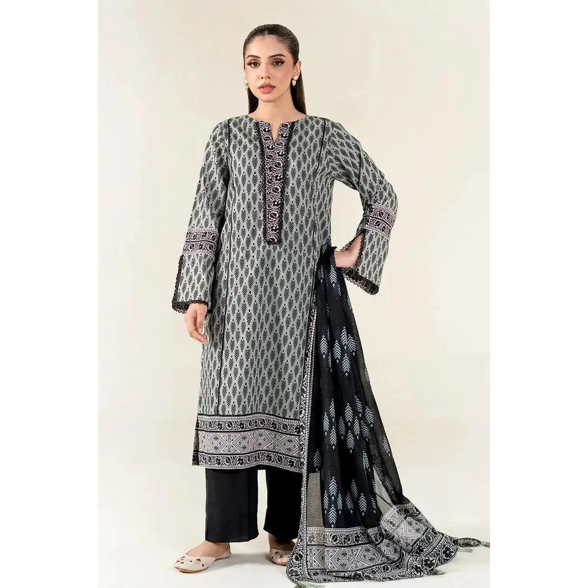 3PC stitched Printed Lawn Suit |  KLA-3949