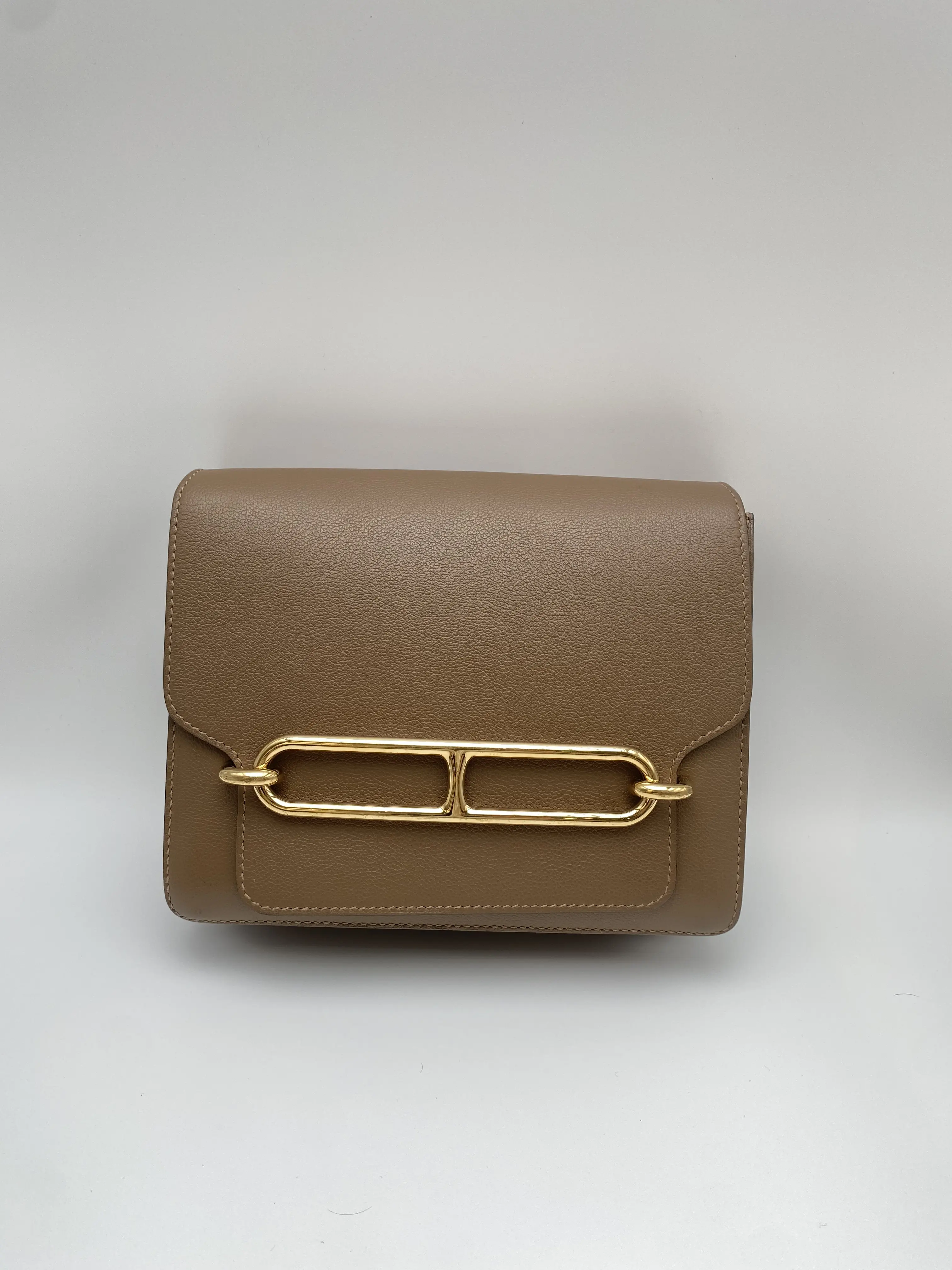 Pre-owned HERMÈS Hermes Roulis 23 Shoulder Bag Taupe Evercolor Leather Gold‑Tone Hardware