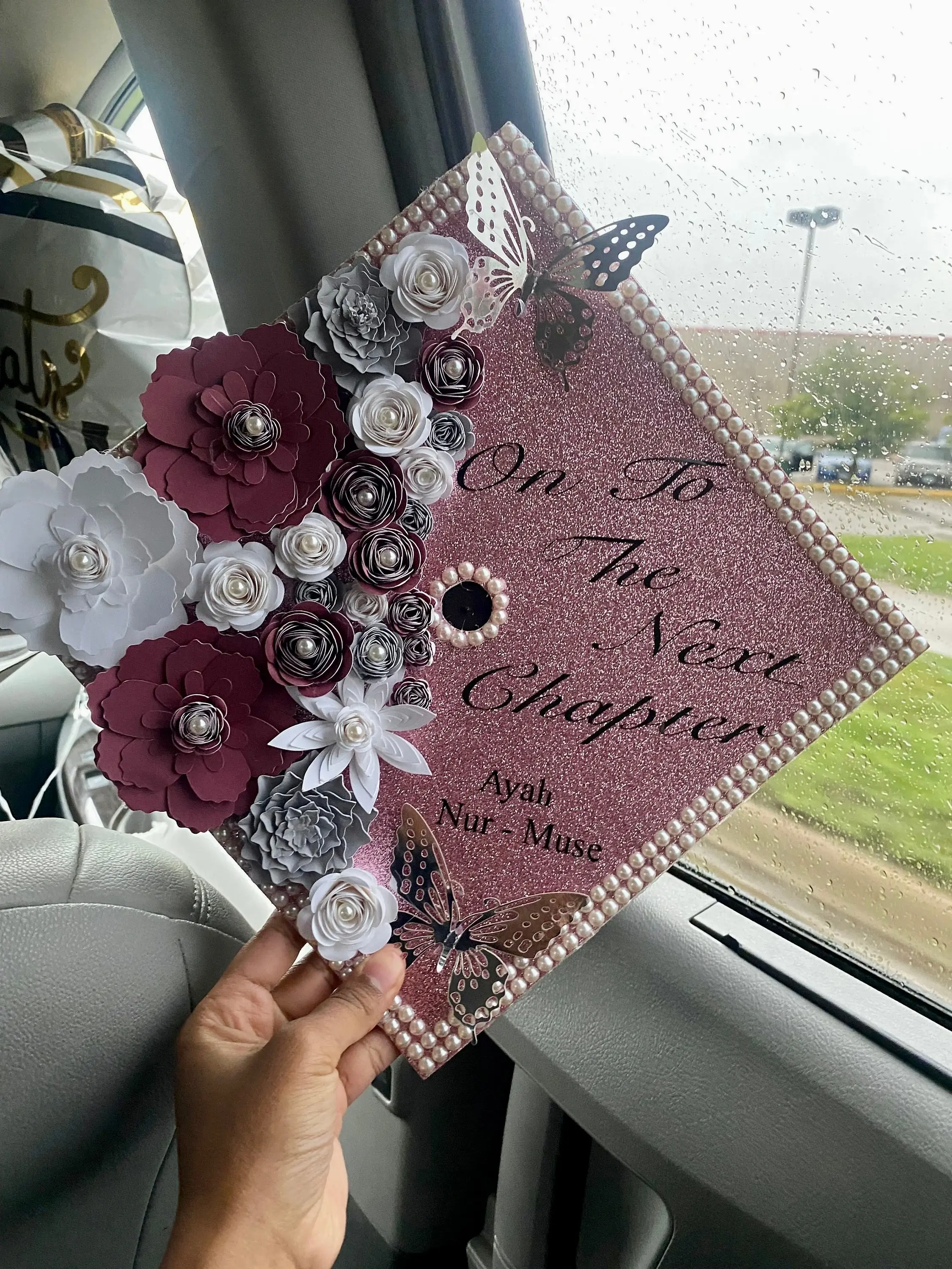 DreamyEssentials Custom Graduation Cap Topper – Personalized Grad Cap with Aesthetic Butterflies, Flowers, and Pearls for a Stunning Graduation Celebration, Glitter Grad Cap Toppe
