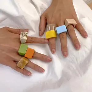 TheFancy Collection trendy jewelry - Vintage Fashion Rectangular Acrylic Resin Rings - One Size Fits All kawaii y2k Style Statement Pieces for casual Everyday Wear
