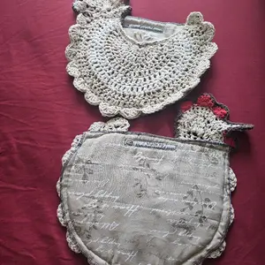 Hot Pot Holder - Decorative Textured Design with Scalloped Edges and Red Accents